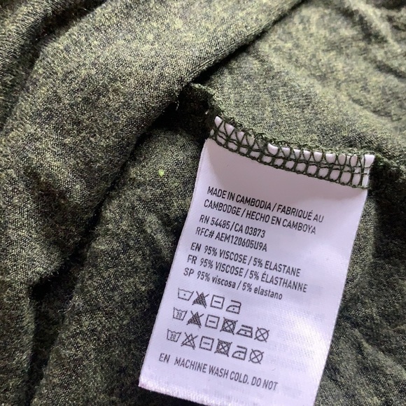 American Eagle soft sexy long sleeve high neck Olive green medium relaxed - Picture 5 of 5